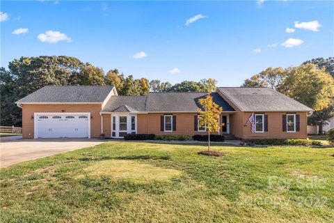 900 Saddle Ridge Road sold home in Saddlegate, Fort Mill, SC