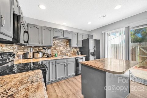 3849 Mosscroft Lane sold townhome in Heathrow on Harris, Charlotte, NC