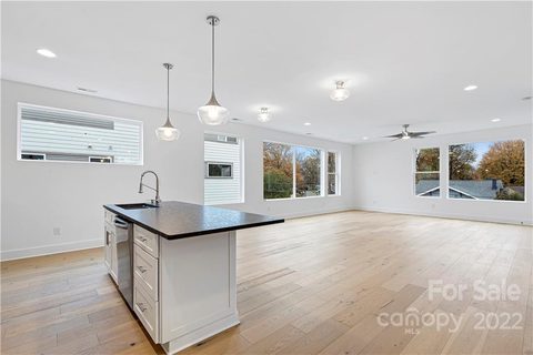 302 Wesley Heights Way