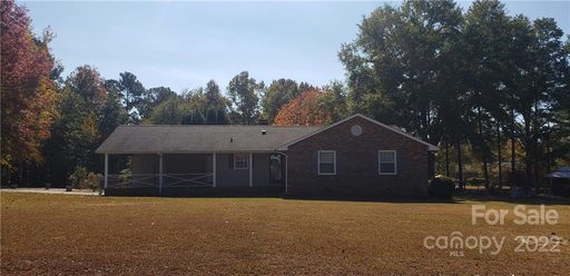 1329 Foxfire Drive sold home in Woodland Hills, Lancaster, SC