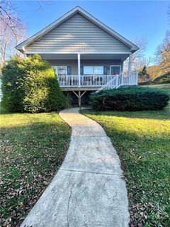 3 Forest Lake Drive
