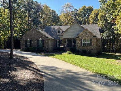 4587 Sawgrass Court