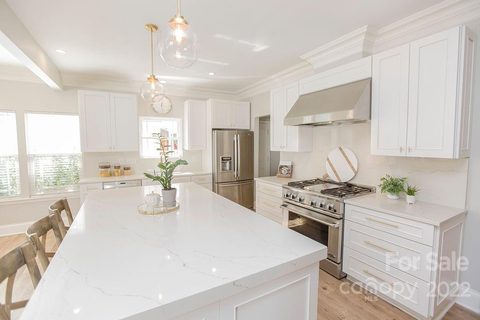 4012 Logan Circle