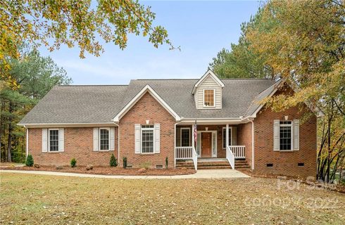 2038 Sunswept Lane sold home in Hunters Place, York, SC