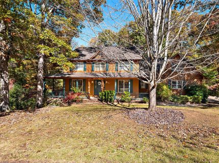 18 Oak Hollow Drive sold home in Oak Hollow, Asheville, NC