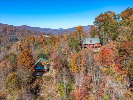 466 And 462 South Pinnacle Drive sold home in Pinnacle Ridge, Burnsville, NC
