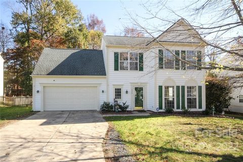 635 Clearbrook Road sold home in Matthews Estates, Matthews, NC