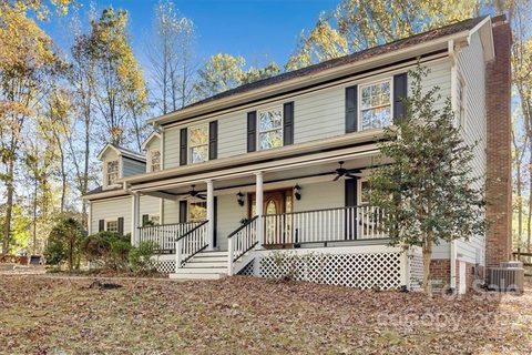 3712 Red Fox Trail sold home in Fox Run, Weddington, NC