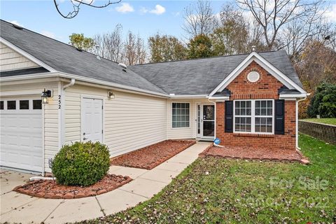 252 Woodbridge Circle