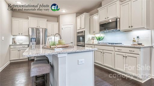 4672 Maiden Creek Way 009