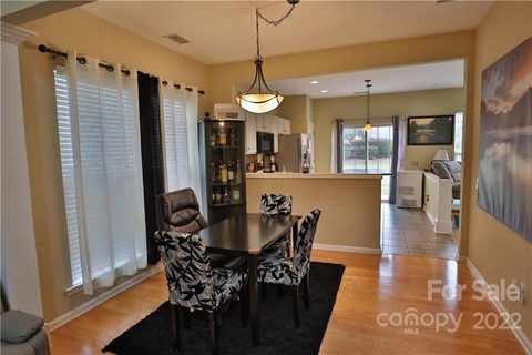 2451 Normancrest Court
