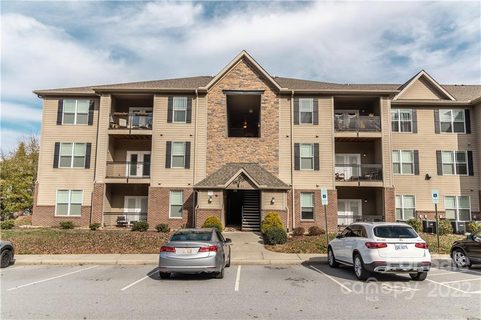 91 Brickton Village Circle 201