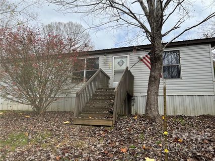 207 Estes Drive sold manufactured home in Hidden Acres, Marion, NC