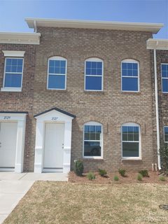 2127 24th Street Lane sold home in Hawks Ridge, Hickory, NC
