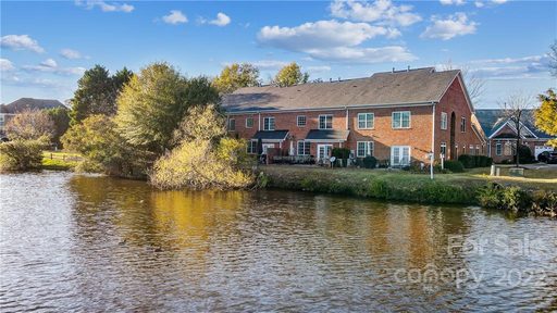 613 Crosswater Lane