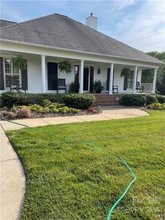 109 N Oakwood Drive