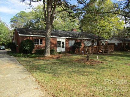 504 Hawthorne Lane