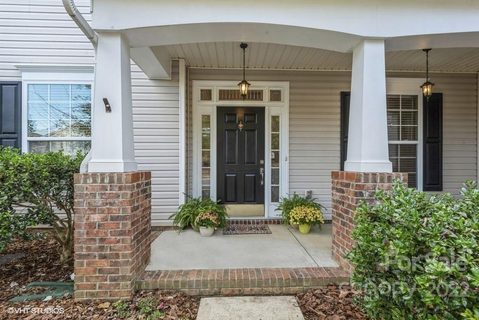 8002 Fine Robe Drive