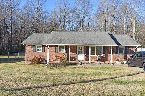2251 Brookwood Road sold home in Brookwood Acres, Lincolnton, NC