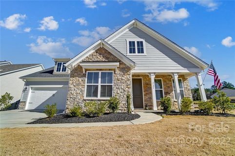 2106 Whispering Way