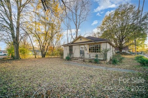 2607 N Main Street sold home in Rose Hill, Kannapolis, NC