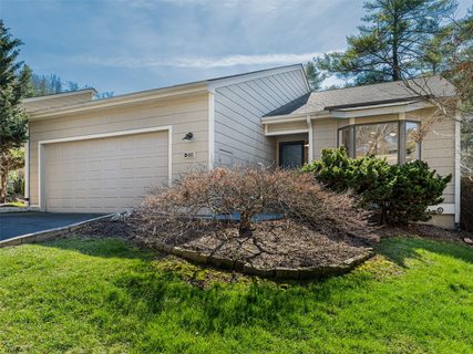 128 Beaver Ridge Road sold townhome in Belvedere, Asheville, NC