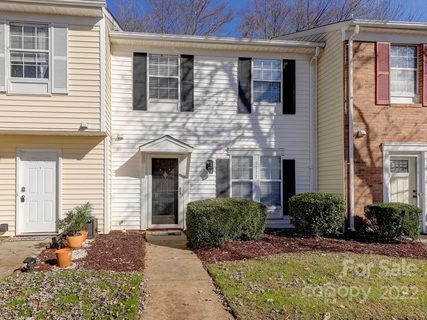 9712 Old Gate Drive sold townhome in Pheasant Knoll, Matthews, NC