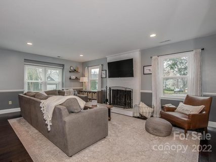 3200 Deep Meadow Lane 6