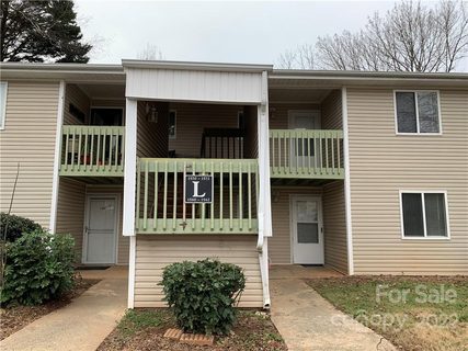 1572 Eagles Place L-203