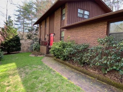 898 Indian Hill Road sold home in Indian Hills, Hendersonville, NC
