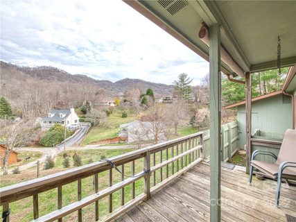 277 Country Lane sold home in Horning, Waynesville, NC
