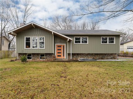 917 W Chapel Road sold home in Gay Green, Asheville, NC