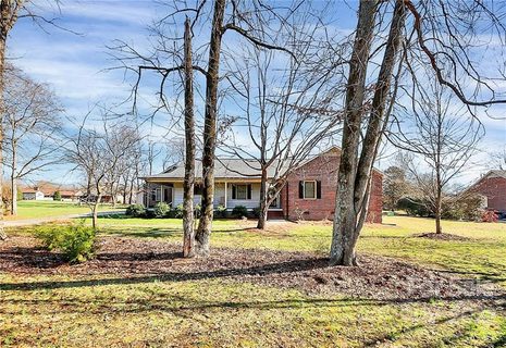 6964 Timberwood Drive sold home in River Hills Estates, Harrisburg, NC