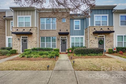 3827 Willow Green Place