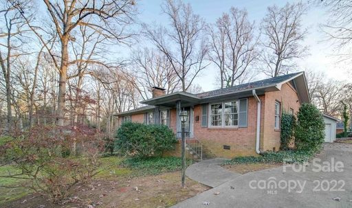 104 E Summersby Street