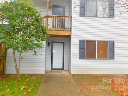 1746 Hunters Trail
