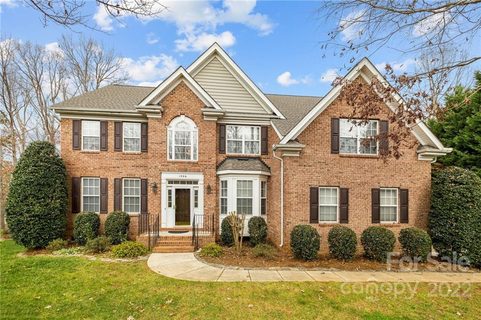 1906 Sycamore Berry Court