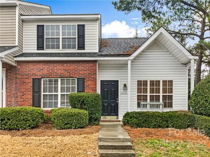 1771 Forest Side Lane