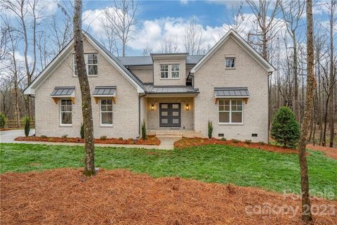 7500 Walnut Crest Drive sold home in Walnut Crest, Waxhaw, NC