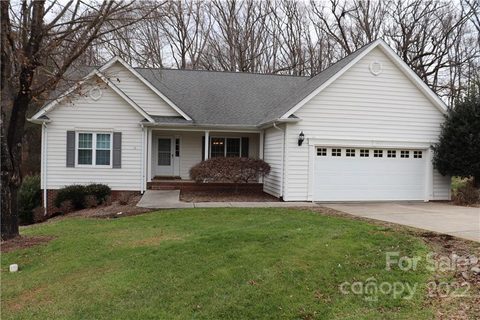 1828 Pipers Ridge Circle sold home in Pipers Ridge, Conover, NC