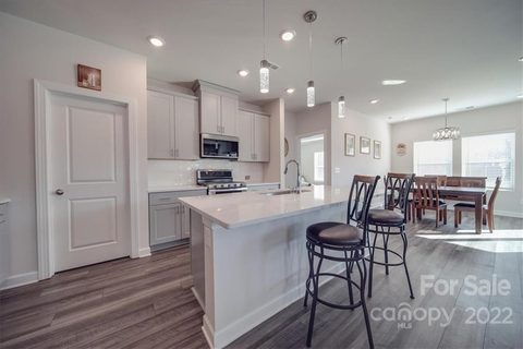 713 Orange Road