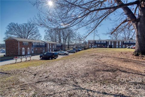 101 109 Delmont Court