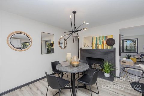 2234 Markham Court