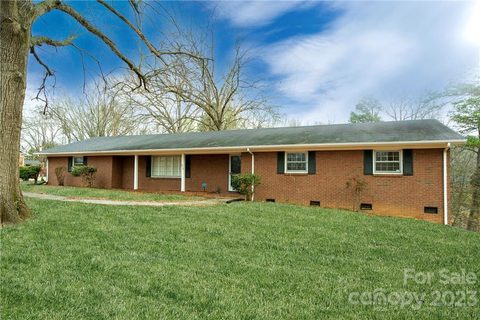 1816 Amberhill Lane