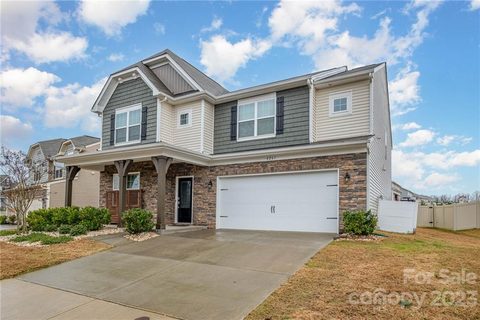 4261 Coachwhip Avenue