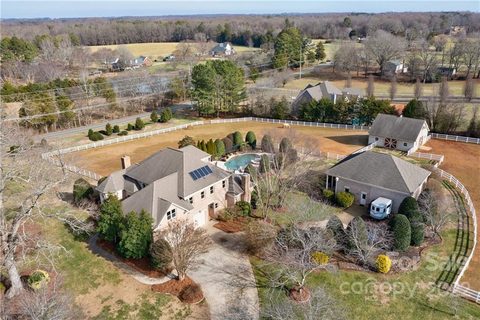 1201 Rosehill Drive sold home in Oak Grove Farm, Waxhaw, NC