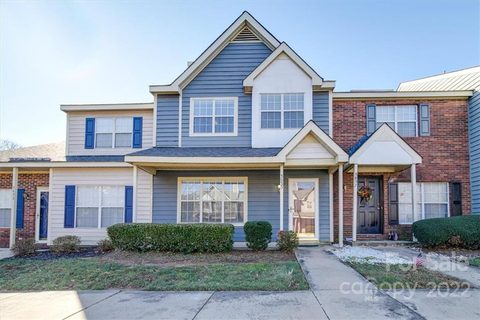 3835 Mosscroft Lane sold townhome in Heathrow on Harris, Charlotte, NC