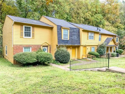 3945 Briarhill Drive sold townhome in Oak Forest, Charlotte, NC