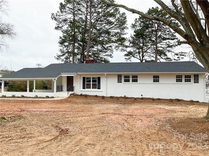 1436 Westbrook Circle