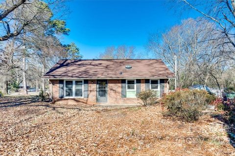 1109 Pinewood Road